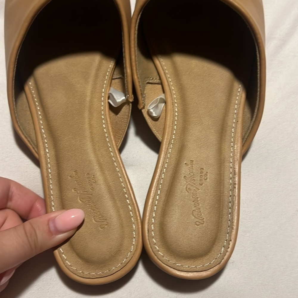 Universal Thread‎ Shoes - Picture 3 of 4